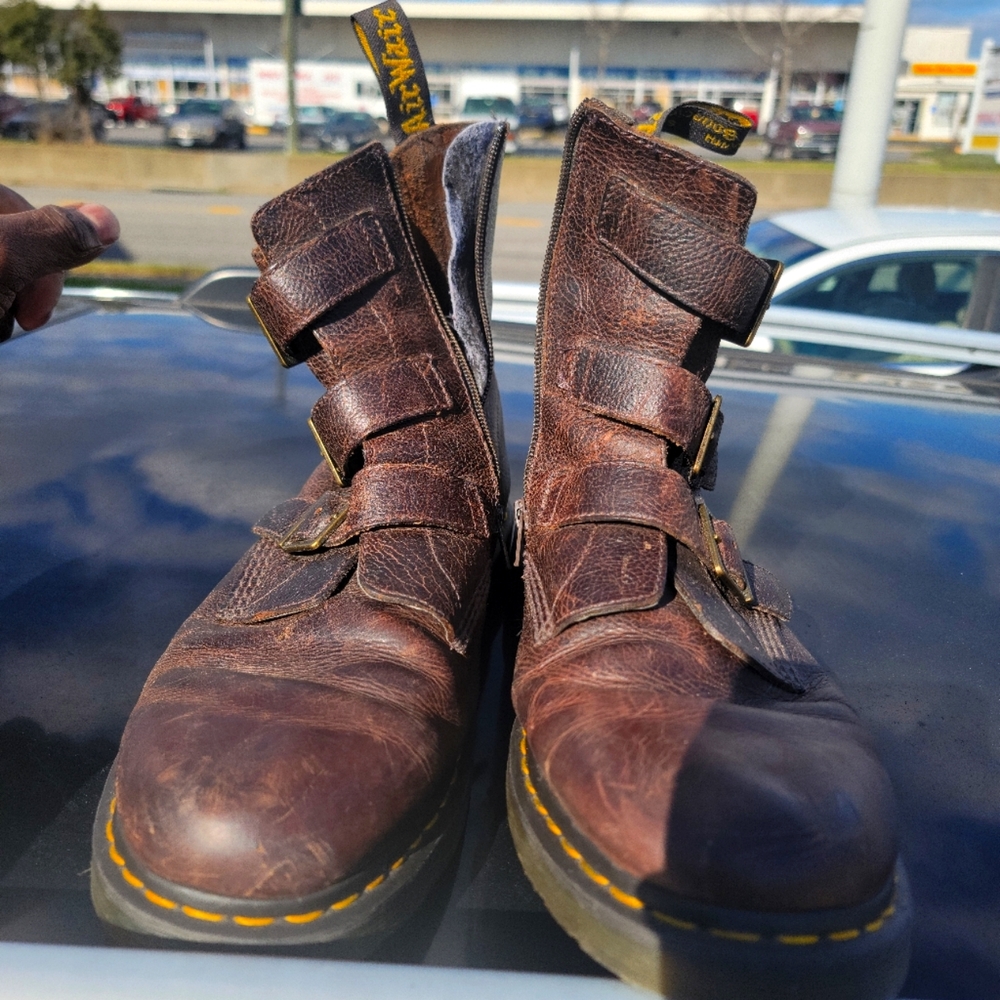 Brown Tysons Strap Dr Martens